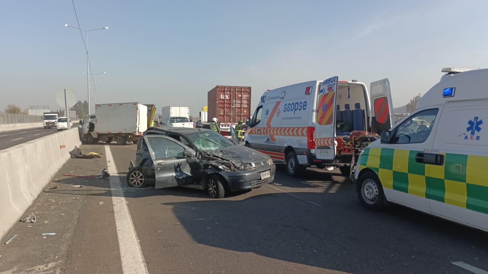 Gran accidente en Autopista del Sol: Un camión y 13 vehículos protagonizaron choque múltiple que dejó un lesionado