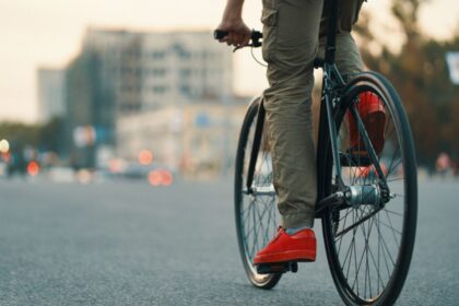 ¿Cuáles son los beneficios de andar en bicicleta?
