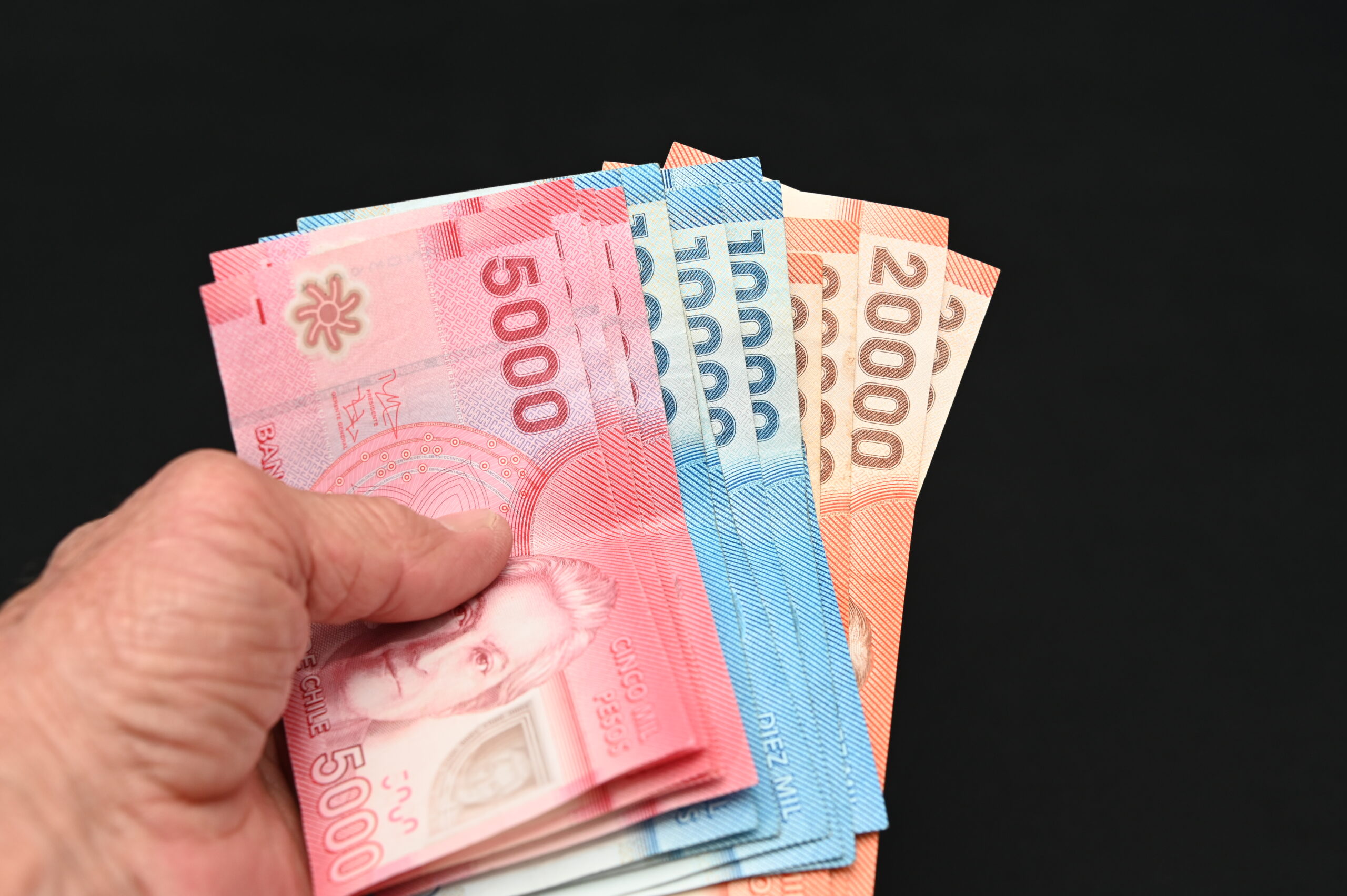 Sence: Descubre los beneficios para jóvenes y mujeres trabajadoras con los que puedes recibir hasta $570.000