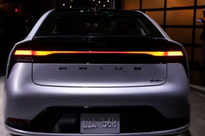 Retiro en Japón de Toyota Prius por falla en manijas de puertas