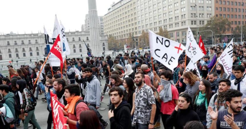 Gobierno trabajará en propuesta de condonación del CAE en septiembre