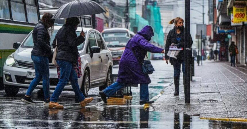 Se pronostican lluvias intensas en Santiago para la próxima semana