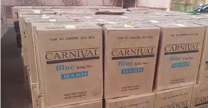 Incautan cerca de dos mil millones en cigarrillos escondidos en cajas de tomates