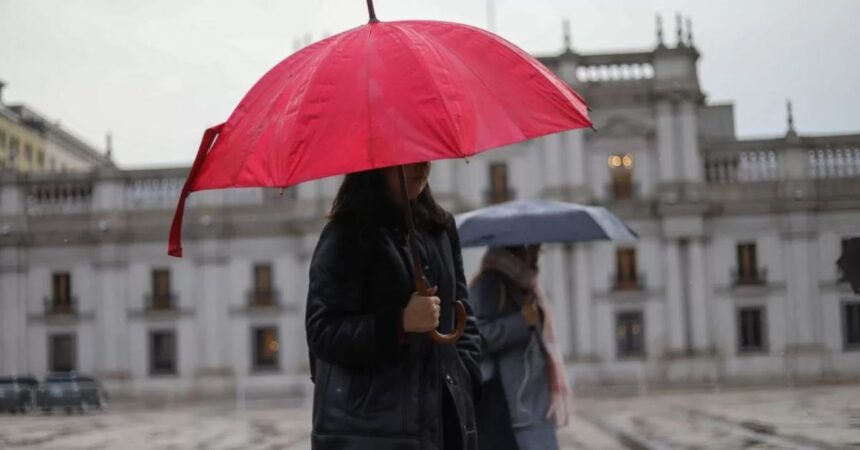 ¿Cuándo regresarán las lluvias a Santiago? Pronóstico y alerta de frío