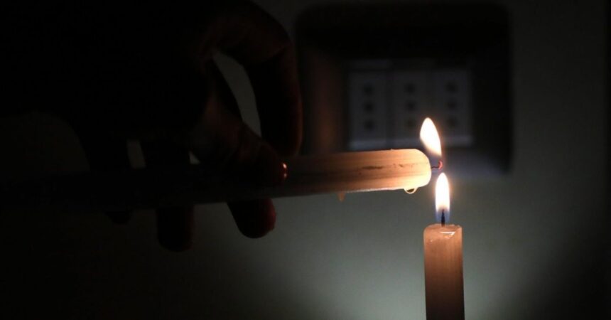 Más de 80 mil hogares sin luz en la Región Metropolitana: persisten los cortes