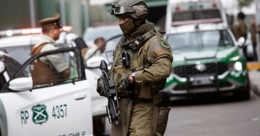 Operativo policial en la Región Metropolitana: Capturan banda de delincuentes en vehículos robados