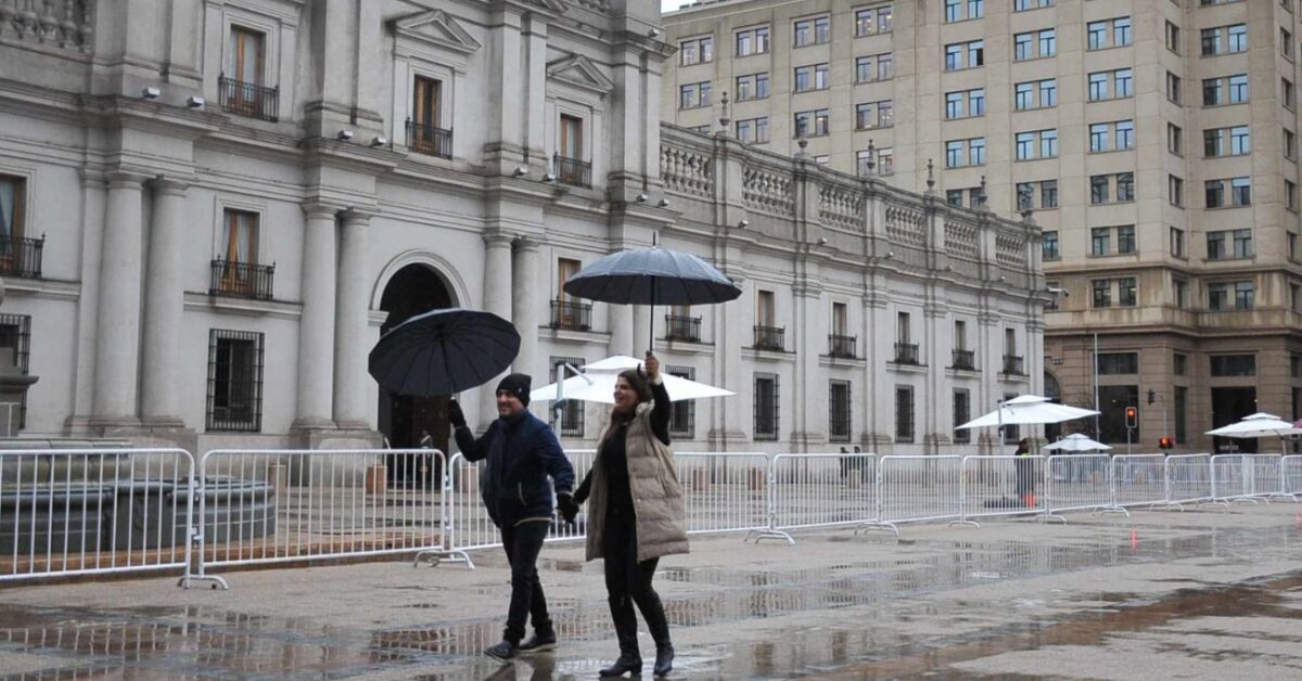 Llueve en distintos sectores de Santiago