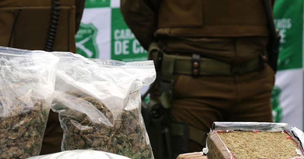 Carabineros de Unidad Antidrogas en Los Andes son detenidos por modificar evidencia