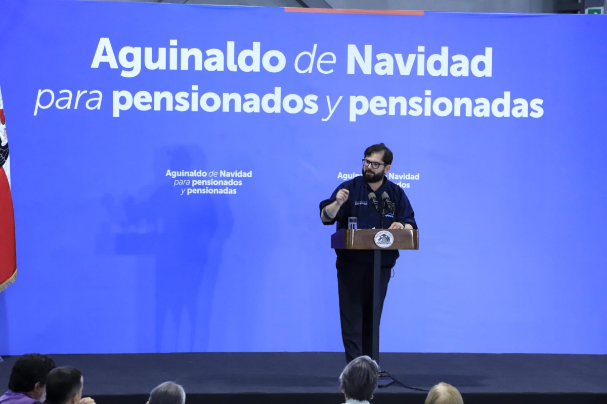 Presidente Boric y ministra Jara anuncian inicio del pago del Aguinaldo de Navidad 