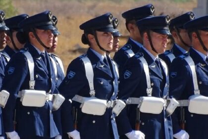 ¿Cuánto gana un oficial recién egresado de la Escuela de Aviación de la FACh?