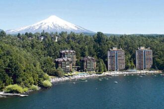 Realizan reparaciones en el ingreso al Lago Caburgua tras aumento en nivel de agua