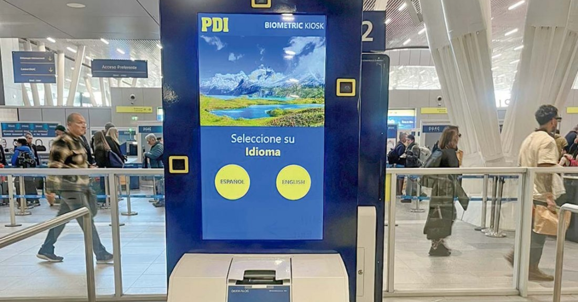 Controversia por tótems de la PDI en Aeropuerto de Santiago: empresa asegura que “no hay fallas”