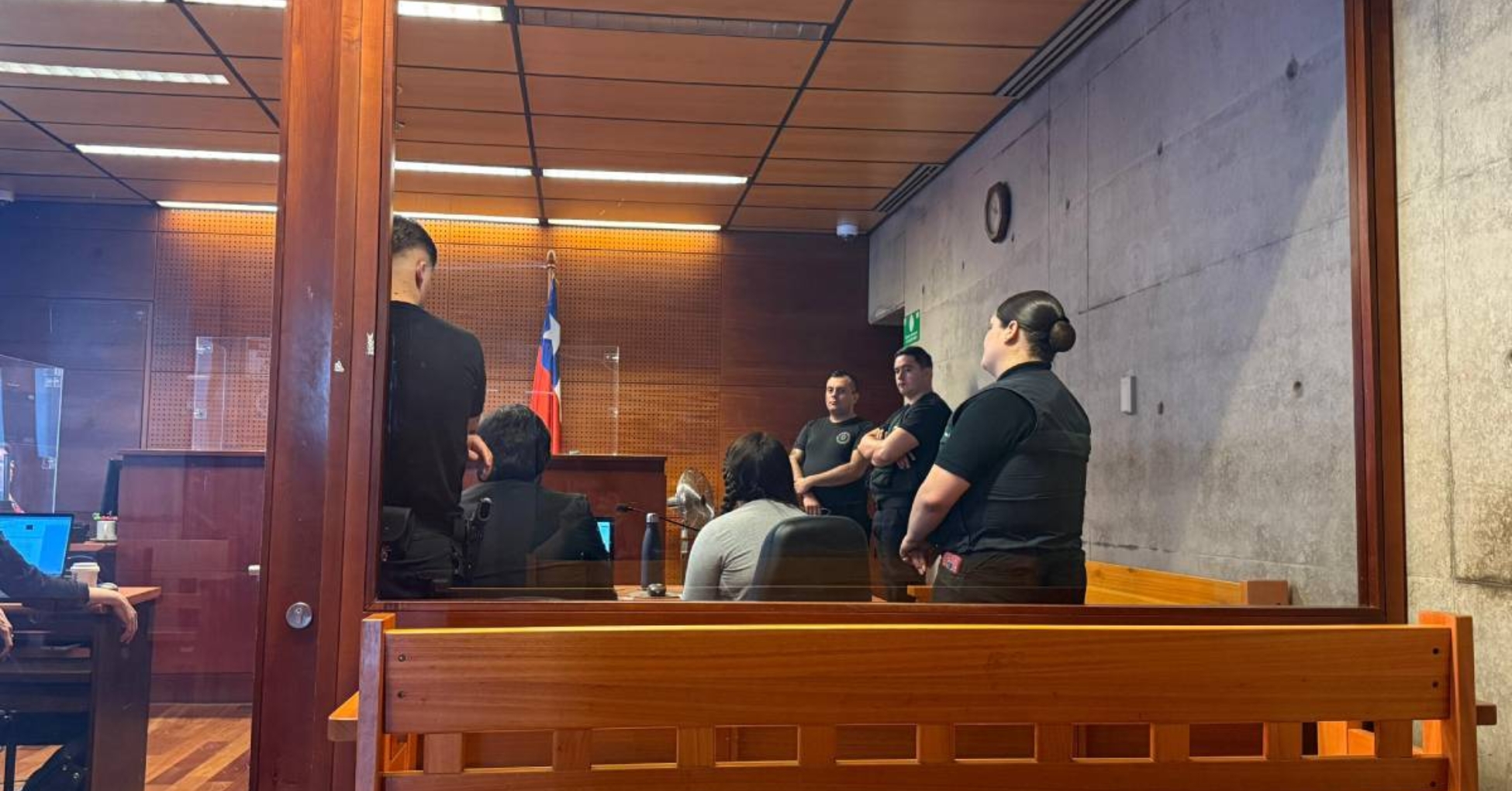Prisión preventiva para imputada por balacera en Cerro Navia que dejó una fallecida y dos heridos graves