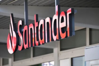 Cliente deberá devolver indemnización a Banco Santander tras fallo por robo en su cuenta bancaria