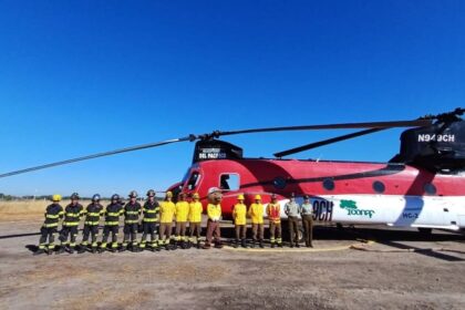 Gobierno presenta el helicóptero CH-47 Chinook para combatir incendios forestales en Chile