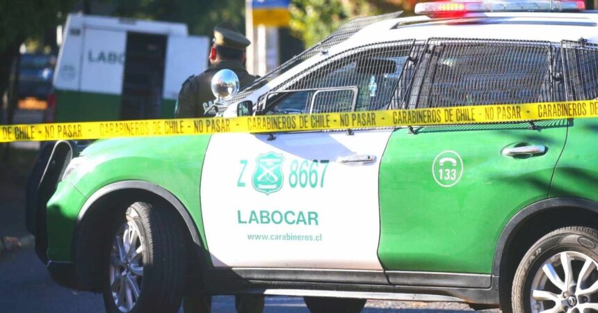 Hallan cadáver de hombre con impacto de bala en la vía pública en Talagante