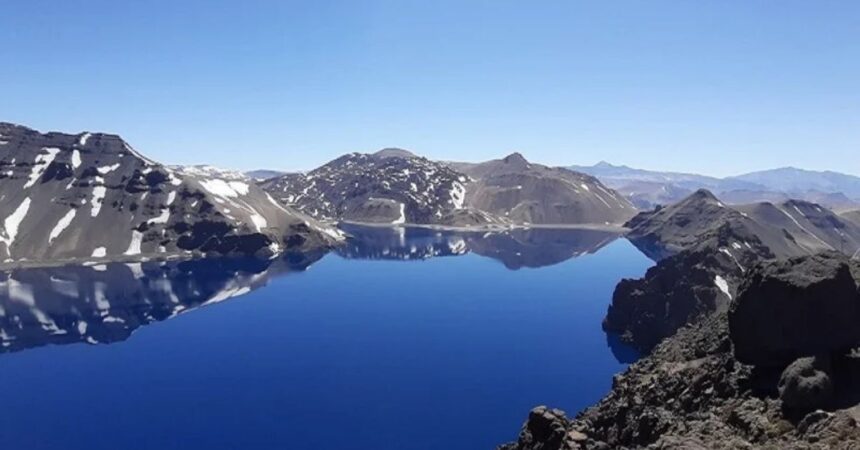 Enjambre sísmico en el complejo volcánico Laguna del Maule: 125 sismos en tres horas