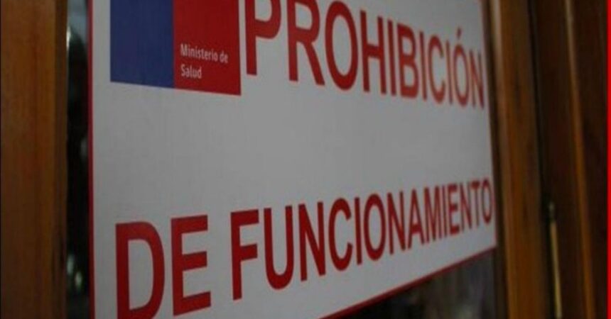 Cierran restaurante de sushi en Lo Barnechea tras brote de intoxicación que afectó a 44 personas
