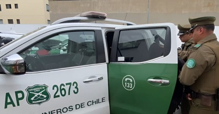 Buin: Mujer es detenida por apuñalar a guardia de supermercado