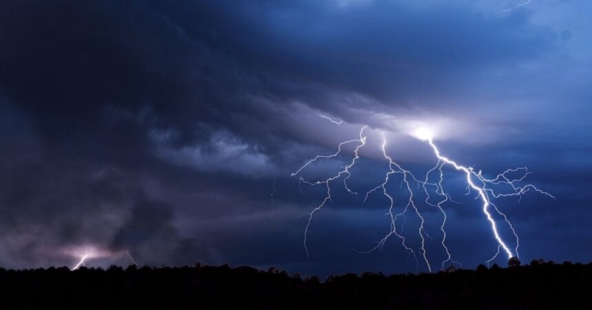 Pronóstico del tiempo en Chile: chubascos, vientos y tormentas eléctricas este viernes 14 de febrero