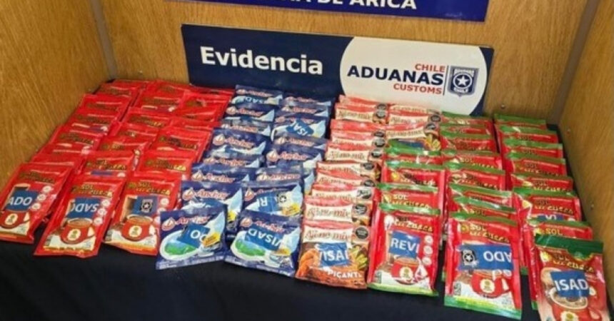 Arica: Aduanas decomisa 6,8 kilos de pasta base oculta en supuesta leche en polvo