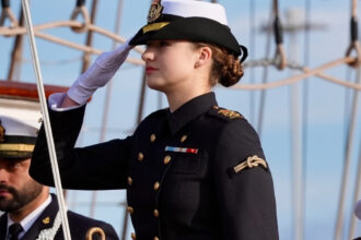 Princesa Leonor en su viaje de instrucción: Se acerca su llegada a Chile a bordo del buque Juan Sebastián de Elcano