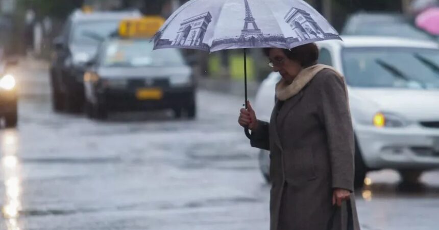 Pronóstico del clima: Tormentas, chubascos y fuertes vientos afectarán a 14 regiones este fin de semana