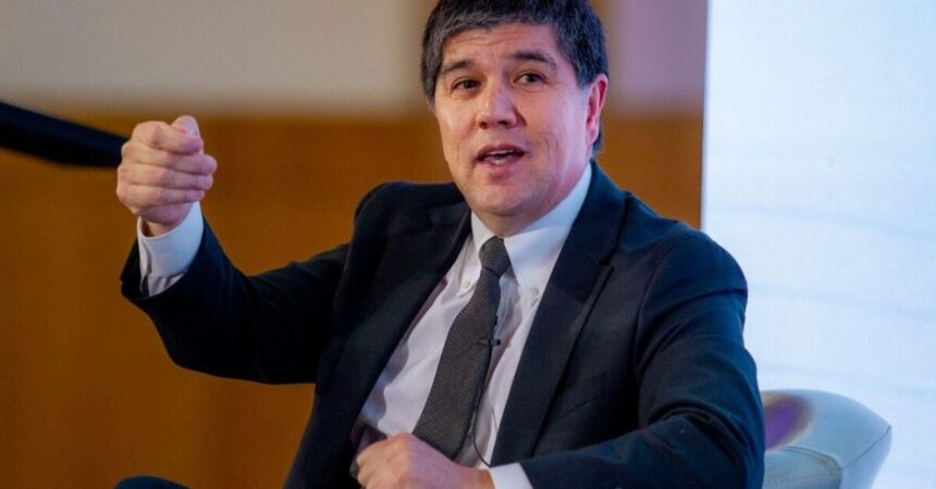 Denunciante de Manuel Monsalve presenta demanda laboral contra el Gobierno: Exige reparación y medidas preventivas