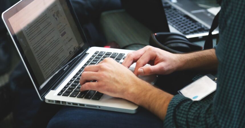 Herramientas esenciales para conseguir trabajo en 2025