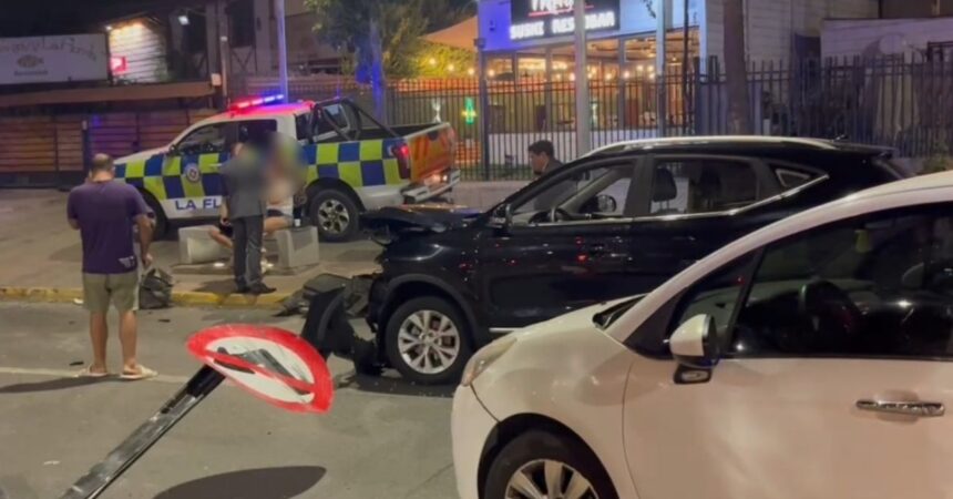 Un detenido tras colisión de auto robado en La Florida: otro involucrado logró huir