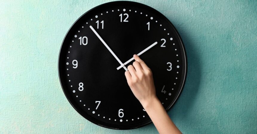 Cambio de hora en Chile: ¿cuándo comienza el horario de invierno y cómo ajustar los relojes?