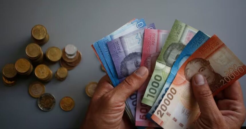 Adultos mayores pueden acceder al Bono Invierno 2025 de $81.000: revisa los requisitos