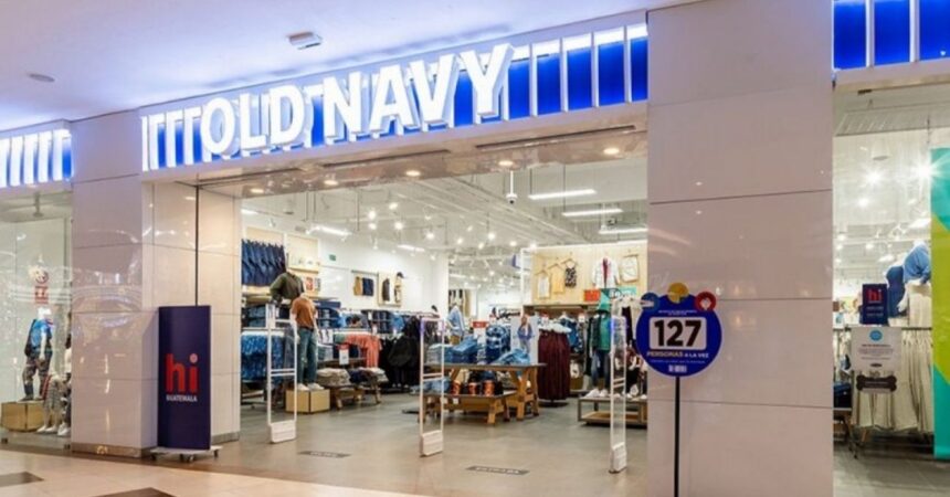 Old Navy cierra su única tienda en Chile y liquida productos con descuentos de hasta 80%