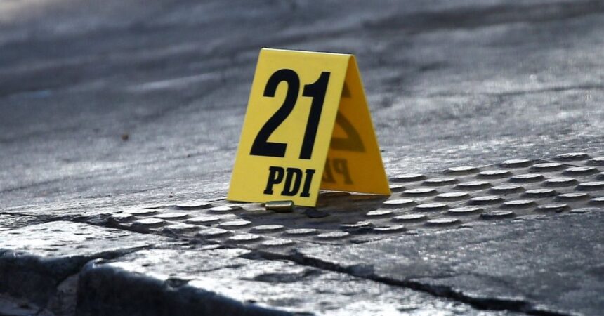 Balacera en el centro de Santiago deja dos heridos tras recibir 21 disparos