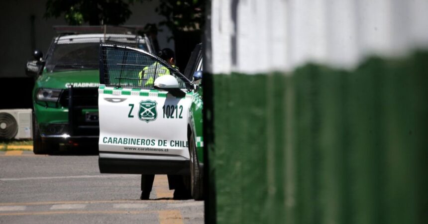 Explosión en subcomisaría de Independencia deja tres carabineros lesionados: "Se sintió un fuerte estruendo"