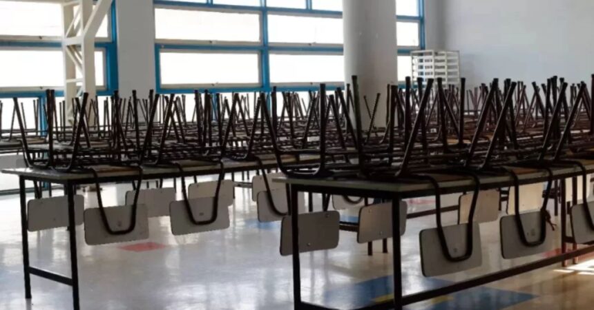 Gobierno anuncia suspensión de clases en 14 regiones por estado de excepción