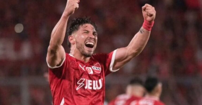 Medio argentino elogia a Felipe Loyola tras su gran rendimiento en Independiente