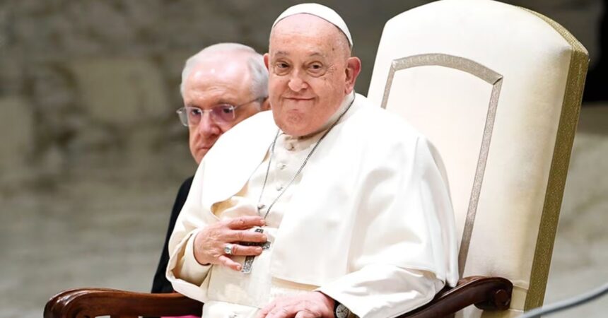 El Papa Francisco se Recupera Tras una Nueva Crisis Respiratoria: 19 Días de Hospitalización