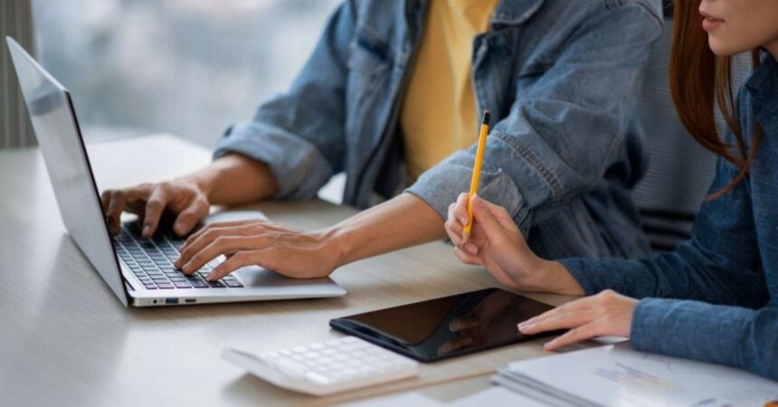 Oportunidades Laborales en RVC Inmobiliaria: ¡Únete al Equipo de una Empresa de Prestigio!