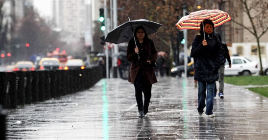 Lunes 10 de marzo: ocho regiones de Chile afectadas por lluvias y vientos