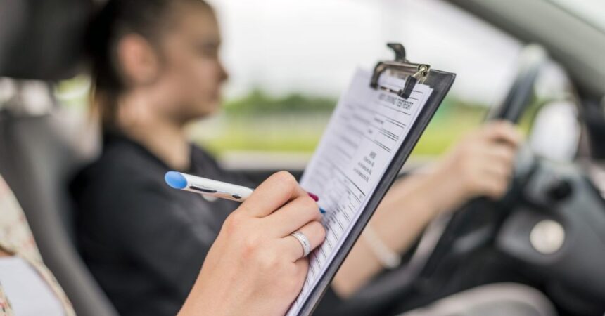 Cursos gratuitos de conducción: Sence ofrece licencia A2 y A3. ¡Postula ya!
