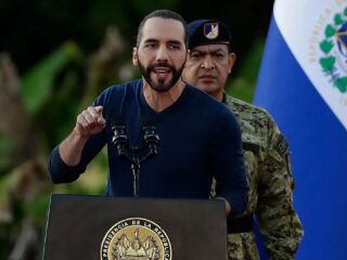 Presidente de El Salvador recibe a miembros del Tren de Aragua