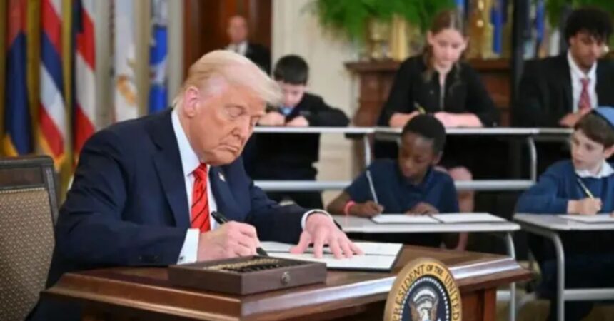 Trump efectúa polémica decisión: desmantela el departamento de educación de EE.UU.