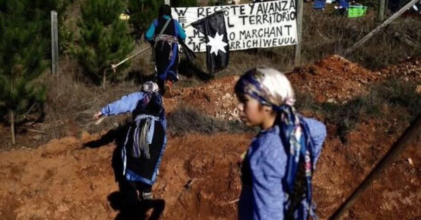 Encapuchados disparan a comitiva policial en impedimento exhumación de Pablo Marchant