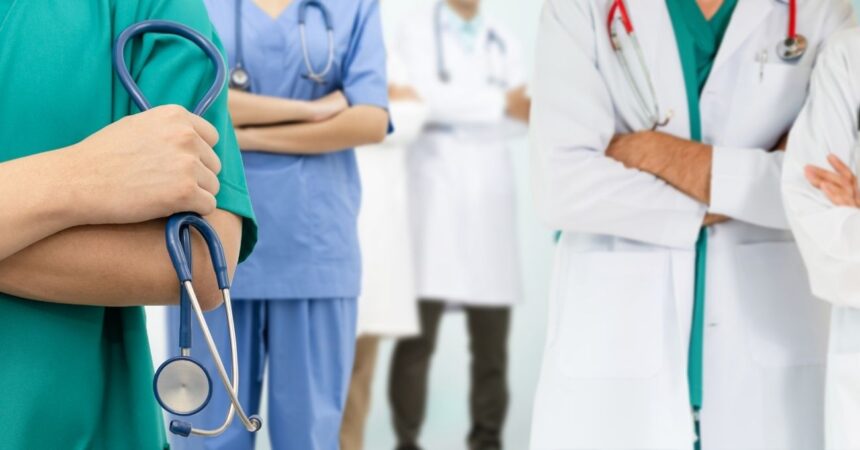 Los Países Donde los Médicos Reciben los Mejores Sueldos: Salarios de Hasta $359 Millones Anuales