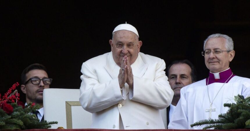 Papa Francisco cumple tres semanas hospitalizado: Vaticano informa una noche estable del pontífice