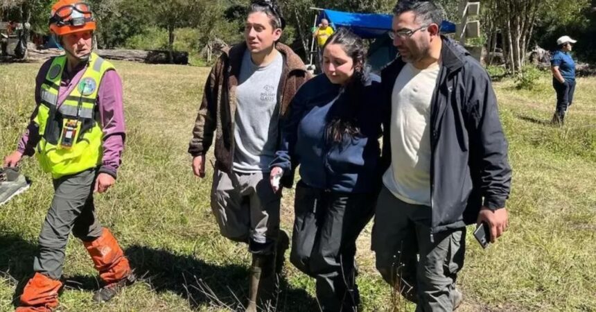 Javiera Coña sobrevivió cinco días en Cochamó construyendo una choza y alimentándose con una compota