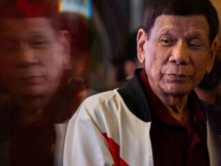 Arrestan al expresidente de Filipinas Rodrigo Duterte por crímenes de lesa humanidad relacionados con guerra antidrogas