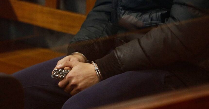 Condenan a Cárcel a Hombre que Robó Celular a Niño en Parque Arauco