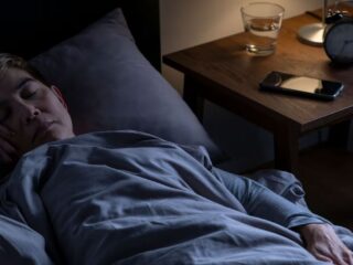 Día Mundial del Sueño: Expertos Entregan Consejos Clave para Dormir Mejor y Evitar el Insomnio